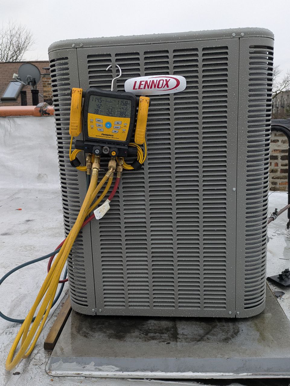 AC Lennox placed on the roof